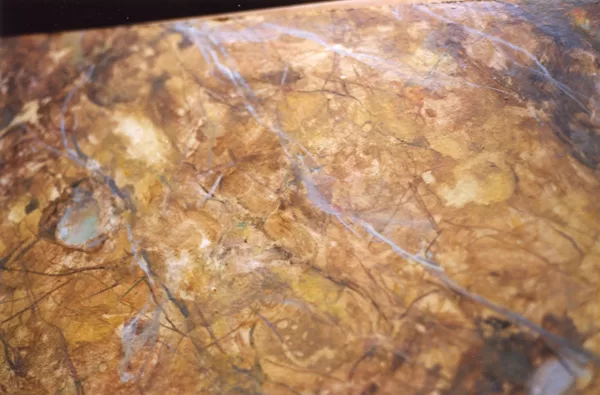 Gepinselter Marmor, Acrylfarbe auf Holzplatte